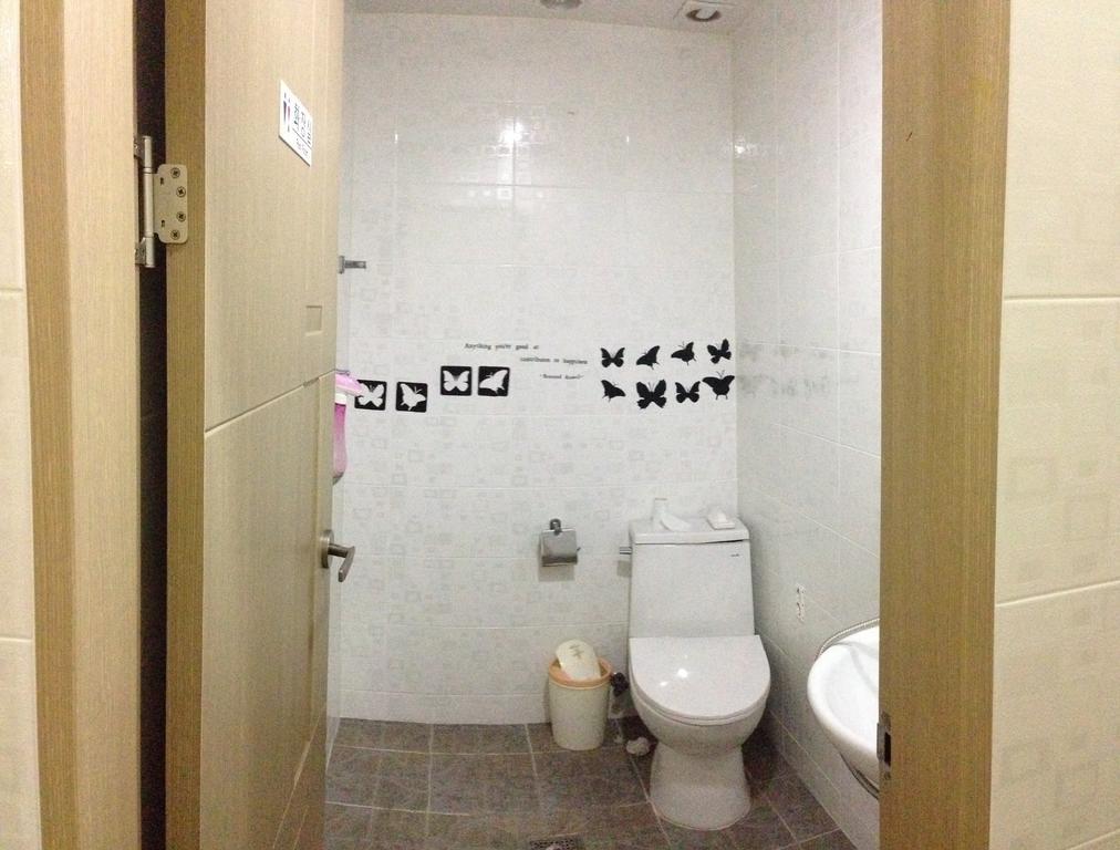 Champ Hostel Busan Exteriör bild